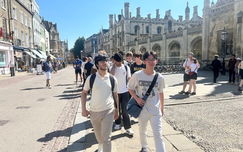 Southborough Students Investigate the Cambridge University Offer